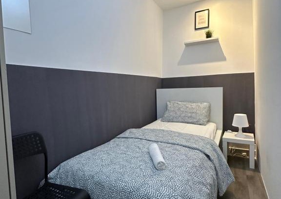 Al Barsha 1 House | Traveller Partition Room in Al Barsha 1 Near Metro
