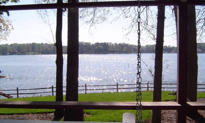 Mayhew Cottage | Traveller's Retreat - Nice privacy with FANTASTIC views!