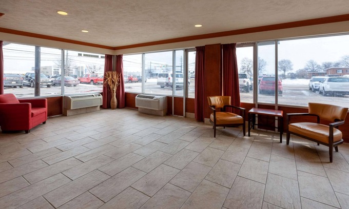 Brook Park Hotel | Travelodge by Wyndham Cleveland Airport