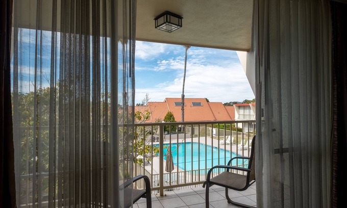 North Fremont Street Hotel | Travelodge by Wyndham Monterey Bay