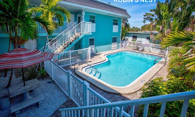 Treasure Island Condo | Treas Is St Pete Short Long Term 2 Blks Beach Heated Pool King Bed Boat Slip 1