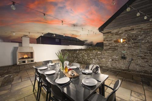Treator House | Trebyre