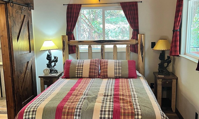 Nevada City House | Tree House in Nevada City - Hikers Paradise