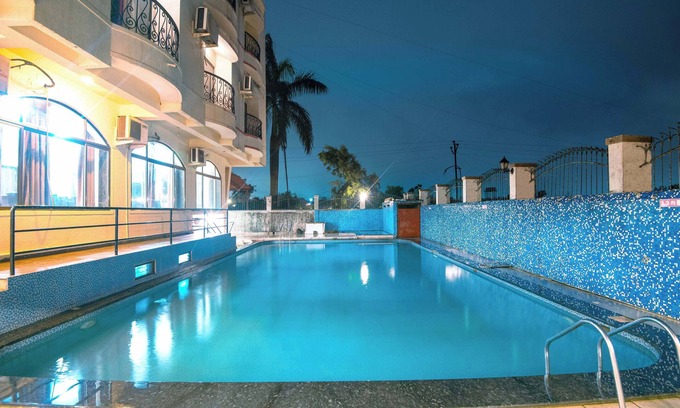 Lonavala Hotel | Treebo Reveniir Resort with Pool