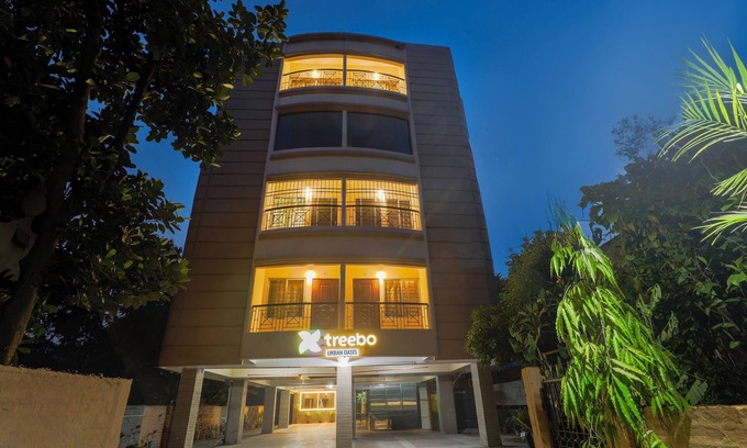 Khanapara Hotel | Treebo Urban Oasis Inn, Guwahati
