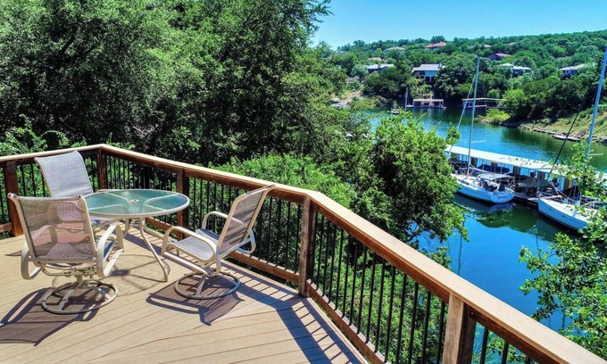 Lakeway House | Treehouse Bungalow - Shared Community Pool/Hot Tub #12