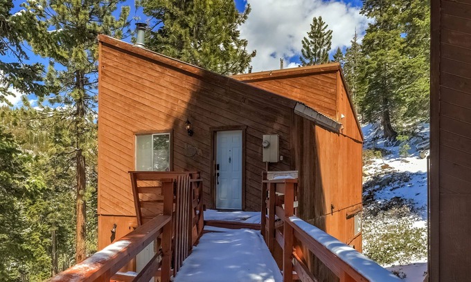 Tahoe Village House | "Treetop Vista" - Pet friendly near Heavenly Ski