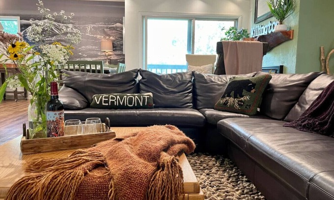 Central Vermont- Killington Condo | TreeTops- AC, Pool, Tennis, Close to Resort/Biking