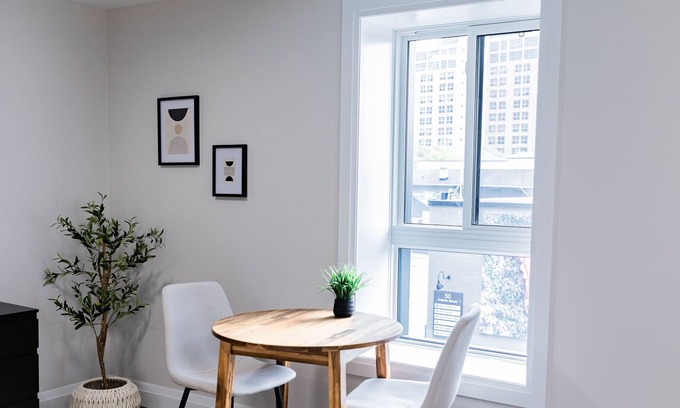Kitchener Apartment | Trendy 1 queen bed studio Prime Downtown location!