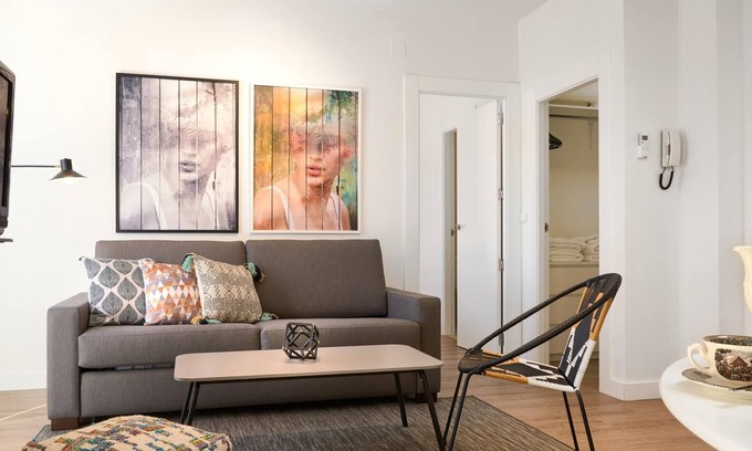 San Roque Apartment | Trendy & Bright apartment with parking