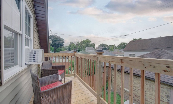 Bay View Apartment | Trendy Getaway: Trendy Getaway: 5 Min to Downtown + Pet Friendly