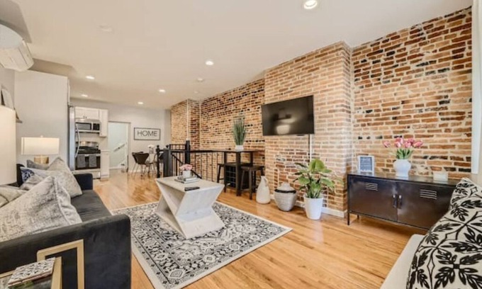 Fells Point House | Trendy Spot in Downtown Baltimore/Fells Point