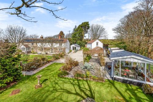 Tresowes House | Tresowes Green Cottage
