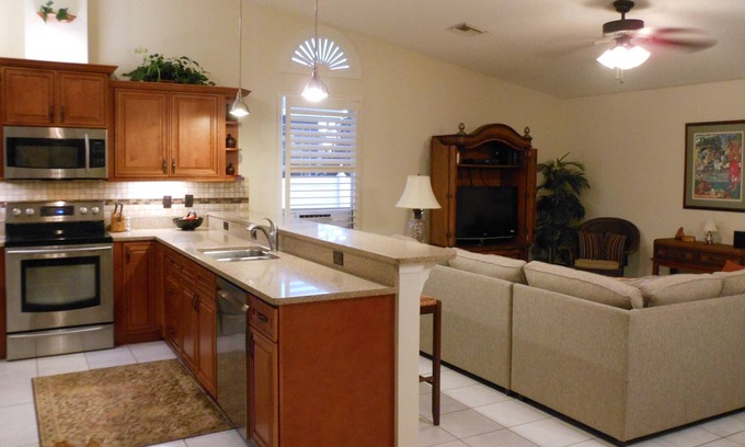 Palmetto House | Trevesta Lake Tranquility