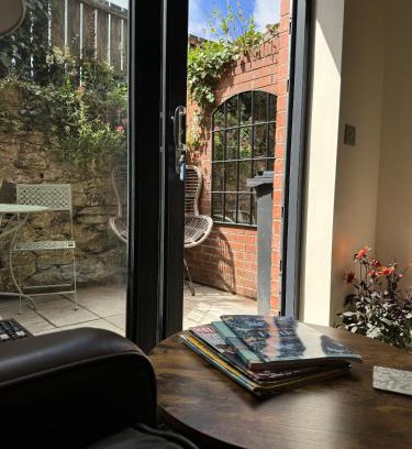 Holywood House | Trevor Street