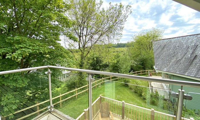 St Austell Cottage | Trewhiddle Villa 11 - a trewhiddle that sleeps 7 guests in 4 bedrooms