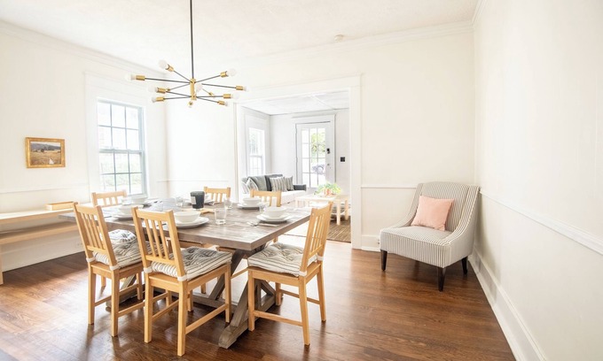 Five Points South Apartment | Tri-City Traditions – Groups/WiFi/Downtown