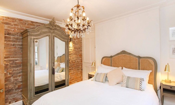 Beaumaris Cottage | TRI RAGLAN BACH, family friendly, with open fire in Beaumaris