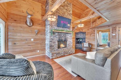 Bryant House | Tri-state Corner Cabin with a fire pit hot tub & indoor pool