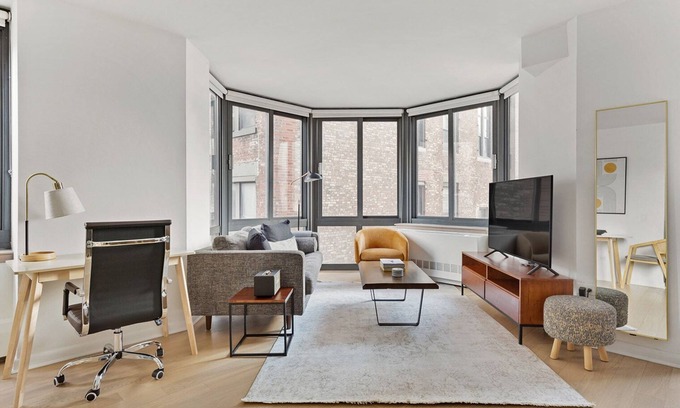 Tribeca Apartment | Tribeca Studio w/Gym + Pool by Blueground