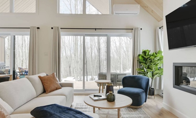 Pont-Rouge Ski Chalet | Trinity - Family Comfort Getaway - Spa & Nature