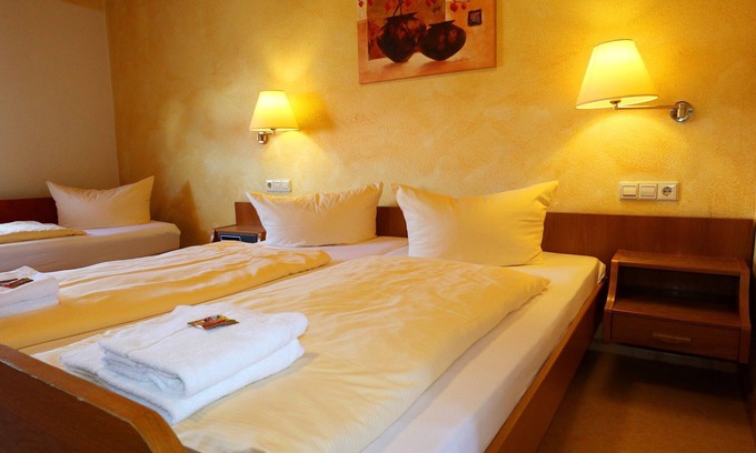 Rheinhausen Cottage | Triple room Cat. A, non-smoking, WC and shower - Hotel Werneths Landgasthof