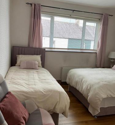 Clara House | Triple Room with Private Bathroom at Caroline's Guest House, River Street, Clara