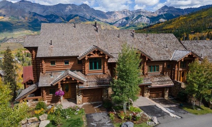 Mountain Village House | TRISTANT 115- Luxury Townhome, Mountain Village, Easy Ski Access, Gym & Hot Tub