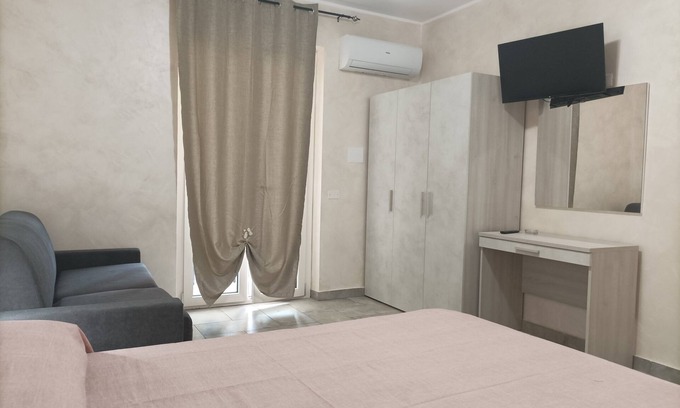 Santa Domenica Apartment | Tropea enchanting two-room apartment with POOL a few steps from the SEA