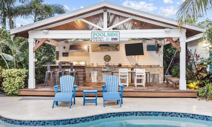 Braden River House | Trophy Fish @ the Oasis, Family and Pet Friendly with backyard privacy!