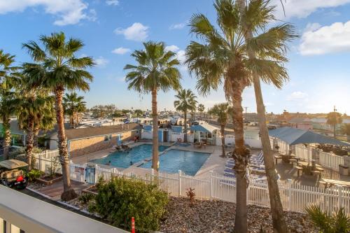 Port Aransas Hotel | Tropic Island Resort