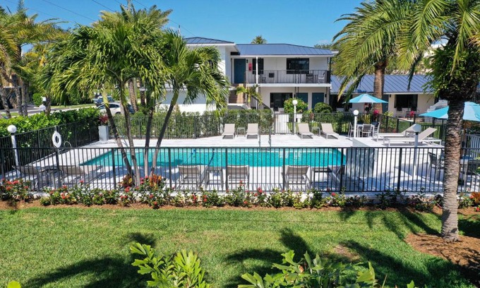 Deerfield Beach Hotel | Tropic Isle Beach Resort