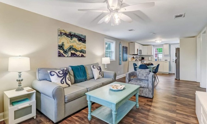 Fernandina Beach House | Tropical Beach Bungalow Down | Backyard | Grill | Across Street from Beach
