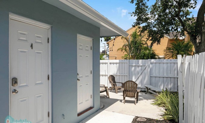 Harbordale Apartment | Tropical Breeze Apartments unit 5
