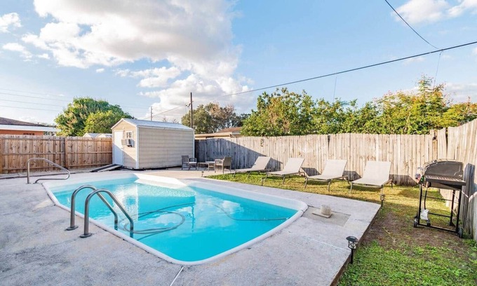 Tampa House | Tropical Getaway | Private Pool | Ace Location