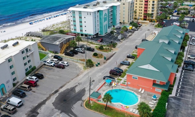 Fort Walton Beach Condo | Tropical Isle 112 |1 Min Walk to Free Beach Access | Pool |FREE Gulfarium, Sunset Cruise Pass + More