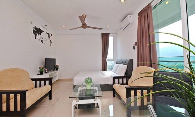 Downtown George Town Apartment | Tropical Vacation Stay with Seaview