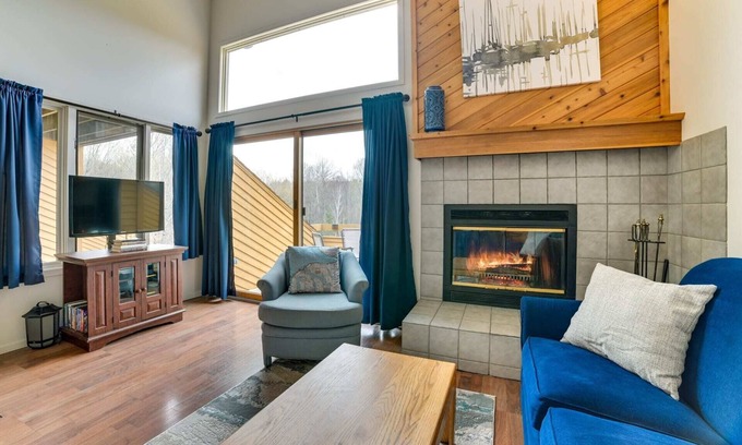 Harbor Springs Apartment | Trout Creek Resort Condo - 1 Mi to Nubs Nob!