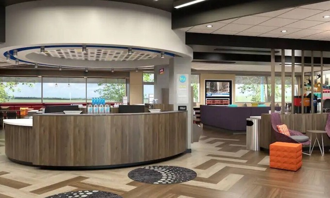 Chesterfield Hotel | Tru by Hilton Chesterfield Township Detroit