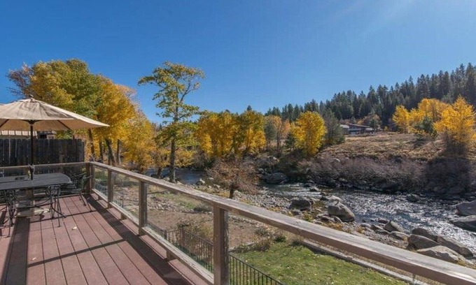 Downtown House | Truckee River Cottage