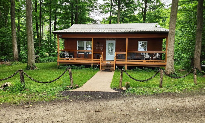 Chautauqua County Cottage | True Lake Beachfront, Stunning Sunsets, Beach glass hunting
