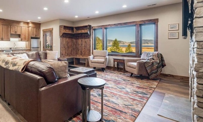 Island Park House | Trumpeter Swan Terrace-3 BR/2BA-BBQ-Firepit-Lakeview-20m 2 YNP-Great Views-Secluded-Bunk Beds
