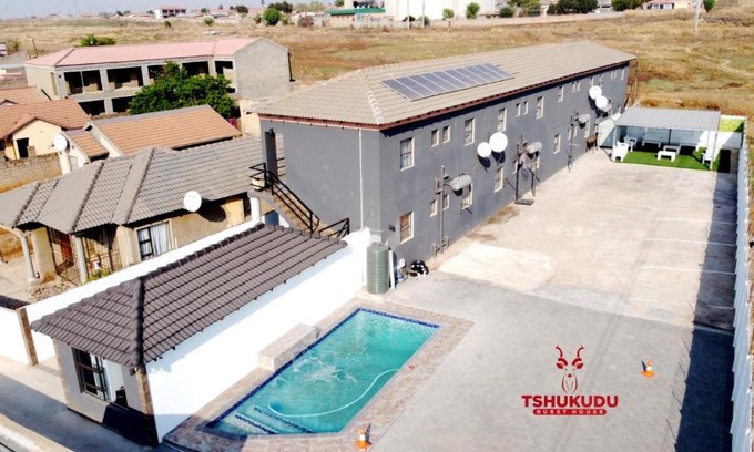 Greater Johannesburg Metropolitan Area House | Tshukudu Guesthouse