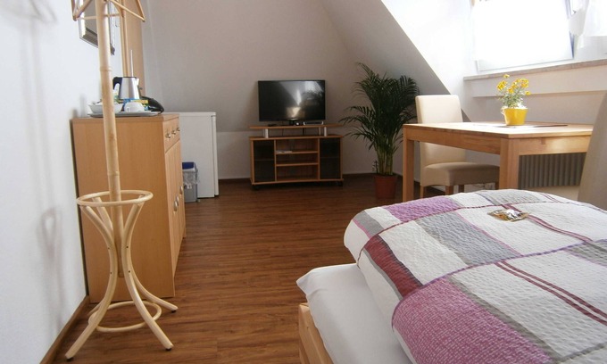 Rheinhausen Apartment | TT Double room at Europa-Park Rust - Thai Tawan Apartments at Europa-Park