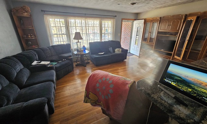 Newport News House | Tucked away 3-bedroom estate with AC and WiFi in fabulous Hampton