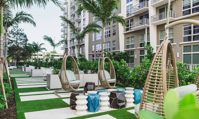 Glenvar Heights Apartment | Tucker at Palmer Dadeland Miami