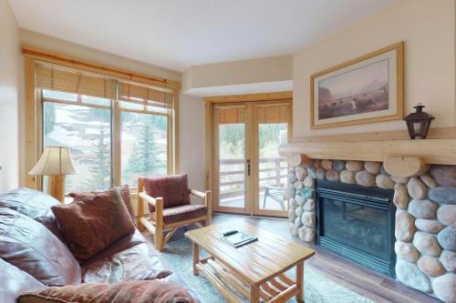 Copper Mountain Village Apartment | Tucker Mountain Lodge 321