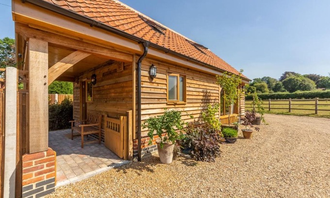 Aylsham House | Tudor Rose