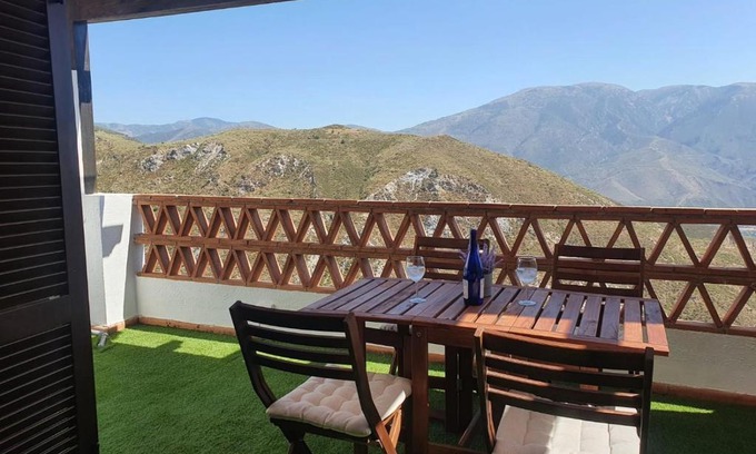 Soportujar Apartment | tuGuest Carataunas Apartment Alpujarra