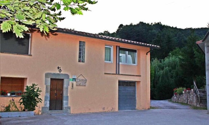 Sant Joan de Les Abadesses Apartment | Turisme Rural El Janpere